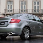 05-suzuki-kizashi-live_opt