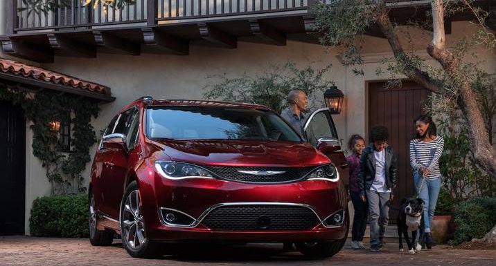 2017-chrysler-pacifica-cover