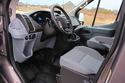2015-Ford-Transit-Commercial-Van-03