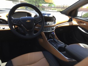 2016-Chevrolet-Volt-txg-JG-002