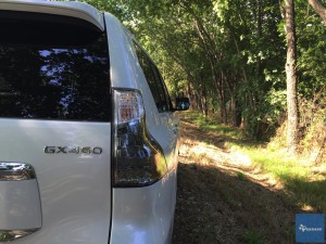 2016-Lexus-GX460---012