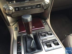 2016-Lexus-GX460---016