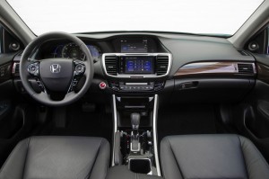 2017-Honda-Accord-Hybrid--011