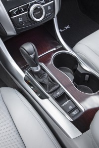2017 Acura TLX Interior L4 04